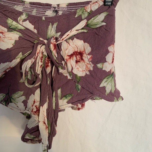 Blue Life Tie Front Floral Shorts - Picture 4 of 6